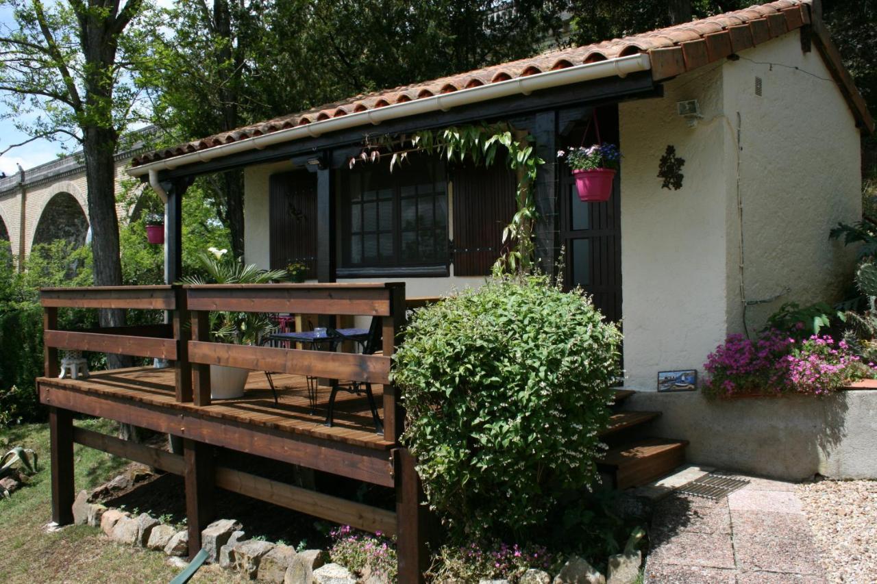 The Petite Chalet Chambre D'Hotes L'Isle-Jourdain  Zewnętrze zdjęcie